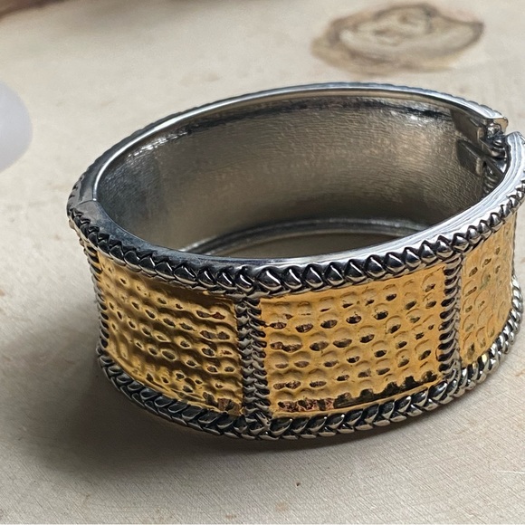 Vintage- Premier Designs- Mixed Metal Hinged Cuff Bracelet - Picture 3 of 9
